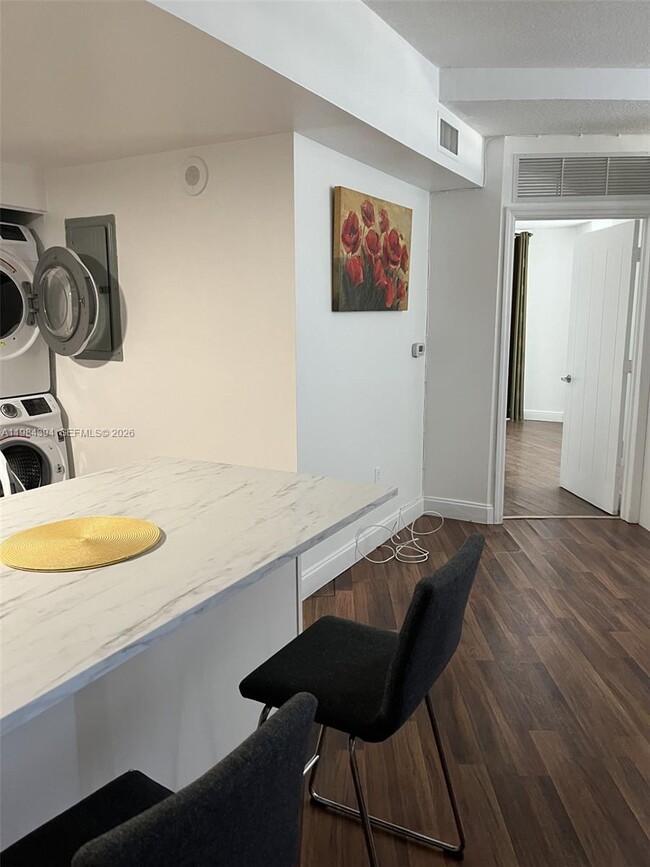 Photo - 1 Glen Royal Pkwy Unidad 603