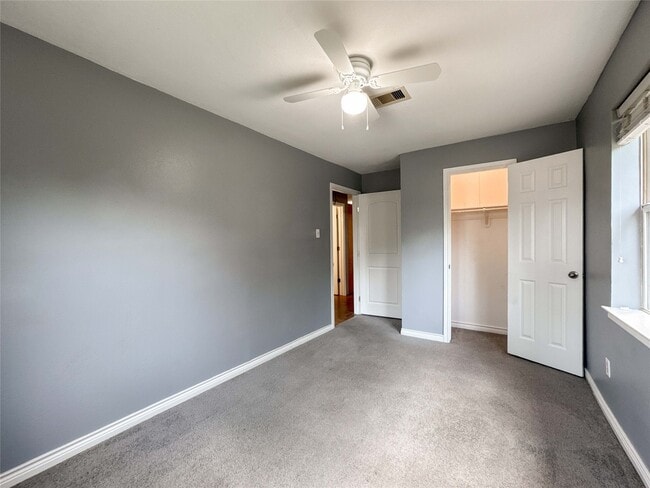 Photo - 4717 Heron St