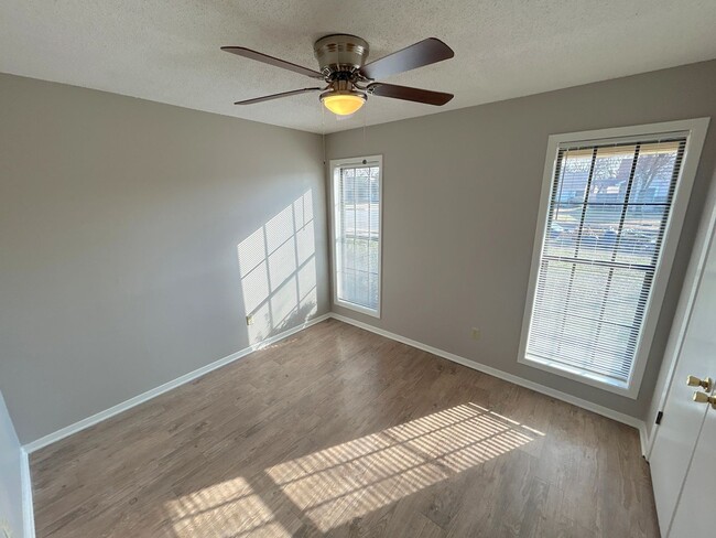 Photo - 7084 Texel Cove