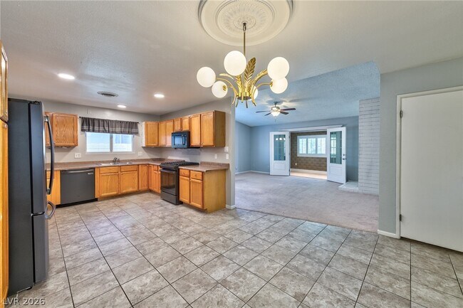 Photo - 1824 Saylor Way