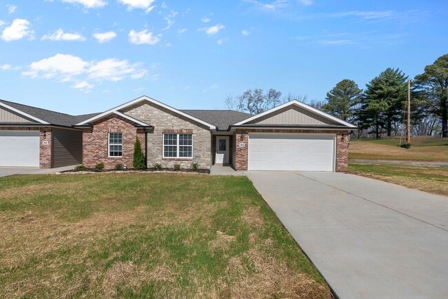 Building Photo - 34/38 Benton Hill Unit 34