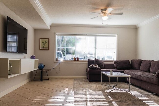 Photo - 151 NE 16th Ave Unidad 132