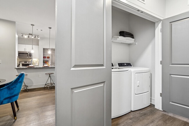 Lavadora y secadora en la unidad - Avalon Frisco North