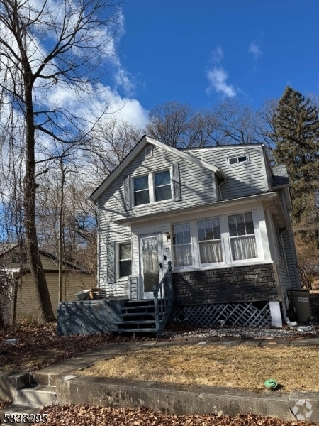 Building Photo - 15 Blakely Ave Rental