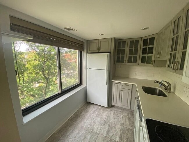 Photo - 1243 Beacon St Unit 4