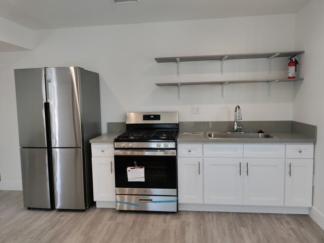 Photo - PRIVATE ROOM WITH PERSONAL BATHROOM & SHOWER Unit 204 (unfurnished)