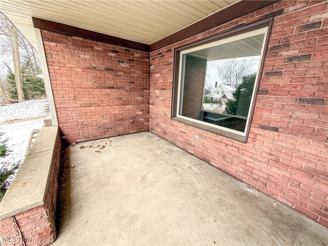 Photo - 1635 Goodyear Blvd