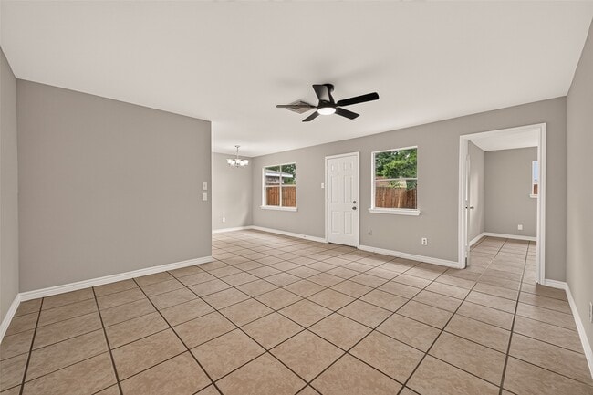 Building Photo - 8607 Valley Forest Dr