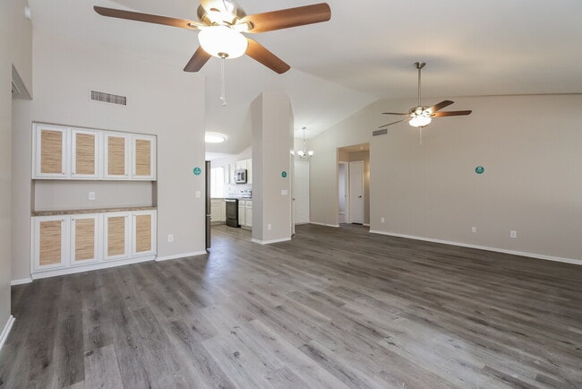 Photo - 1431 E Hearne Way