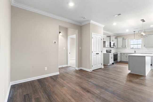 Photo - Like New. Sharp with Community Pool