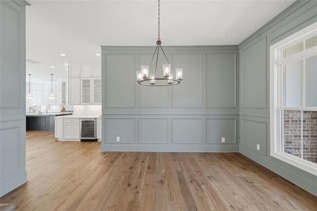 Photo - 401 Oakleigh Ave