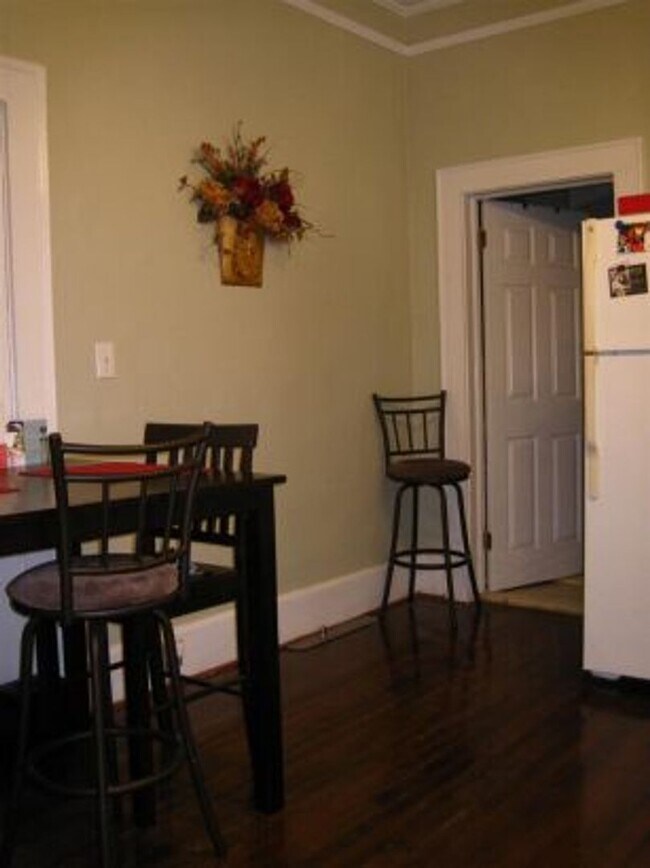 Historic Earlewood Craftsman Bungalow Duplex House House Rental in