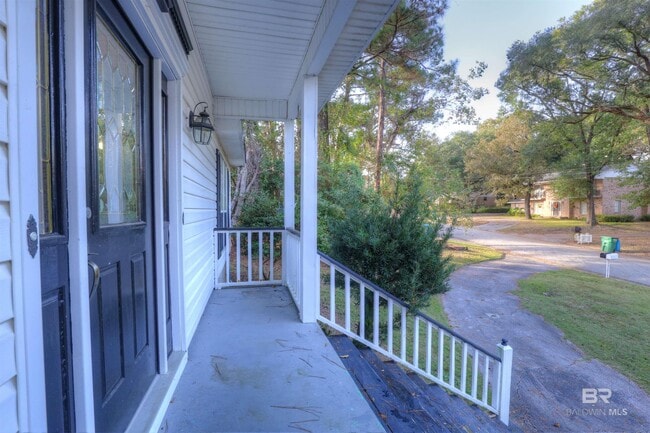 Photo - 12 Lancers Ln