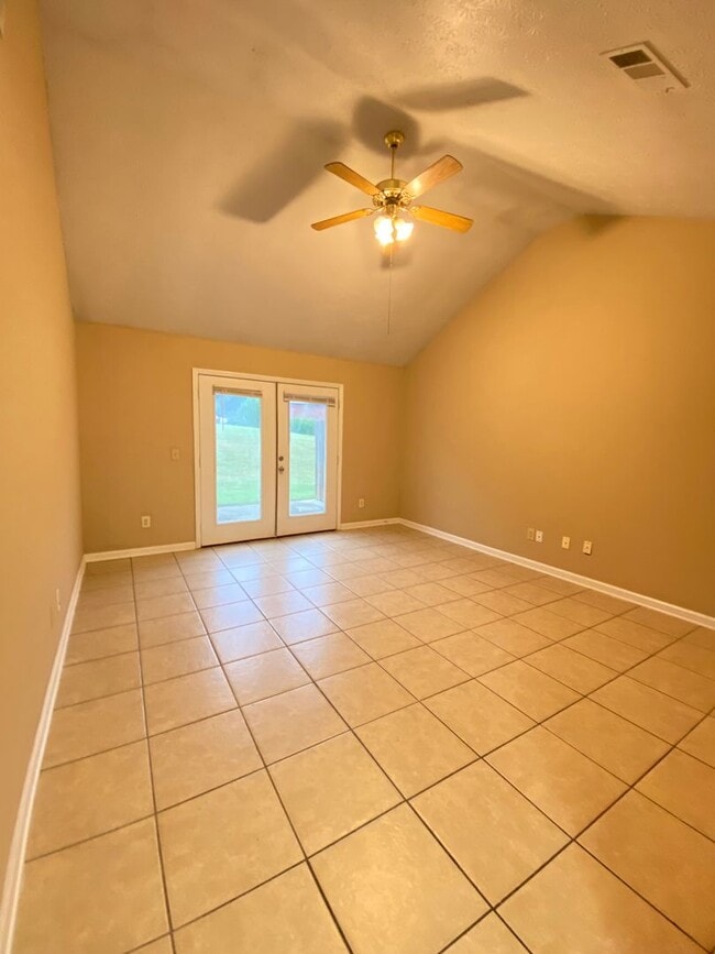 Photo - Duplex in Auburn!