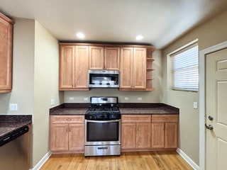 Photo - 7410 N Damen Ave