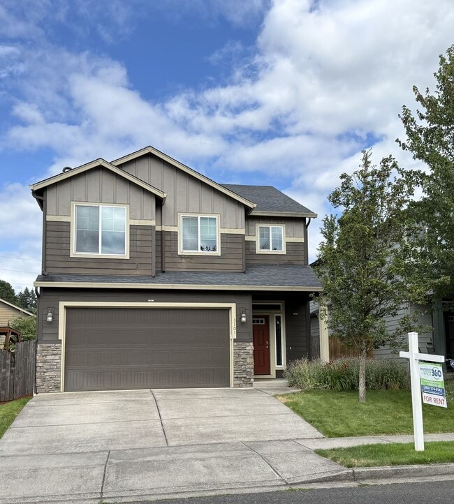 Building Photo - Gorgeous 4Bd/2.5Ba Craftsman Home in East Vancouver!