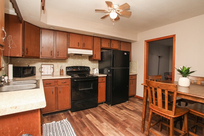 Photo - 1024 N Jefferson St