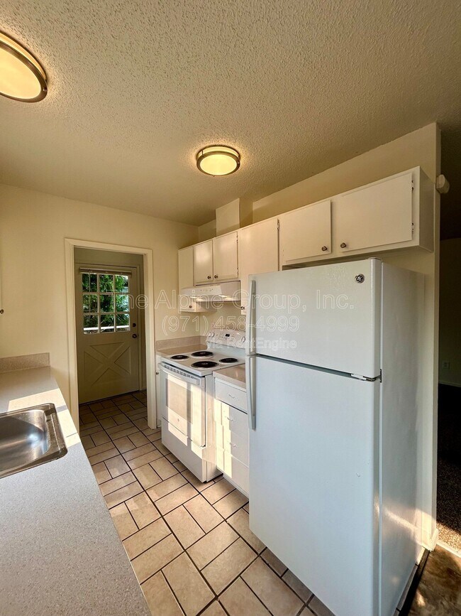 Photo - 6041 SW Valley Ave
