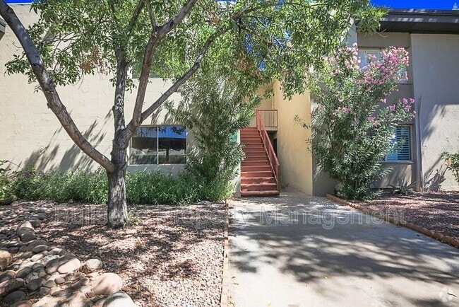 Building Photo - 4201 E Camelback Rd Rental
