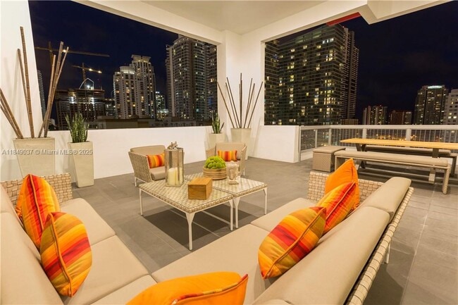 Photo - 117 SW 10th St Unidad 2101