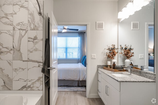 1BR, 1BA - 786SF