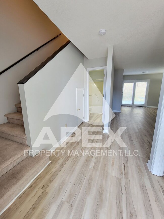 Photo - WEST KNOX - Spacious 2Bd/2Ba Condo in Silverbrook!