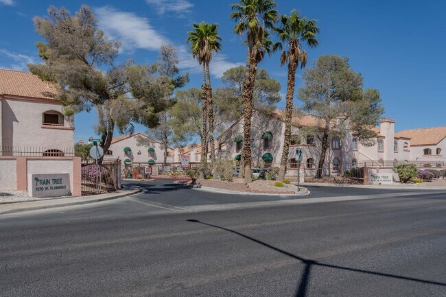 Building Photo - 7570 W Flamingo Rd