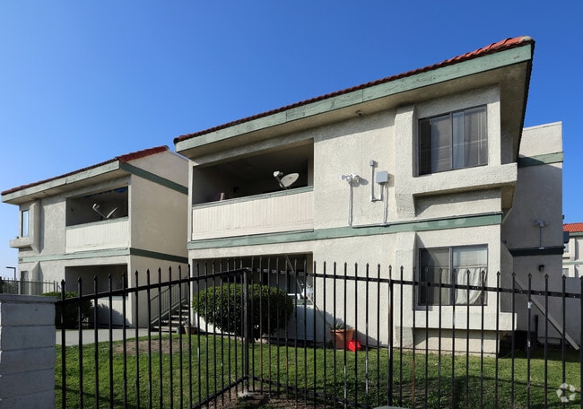 Photo - Placentia Garden Apartments