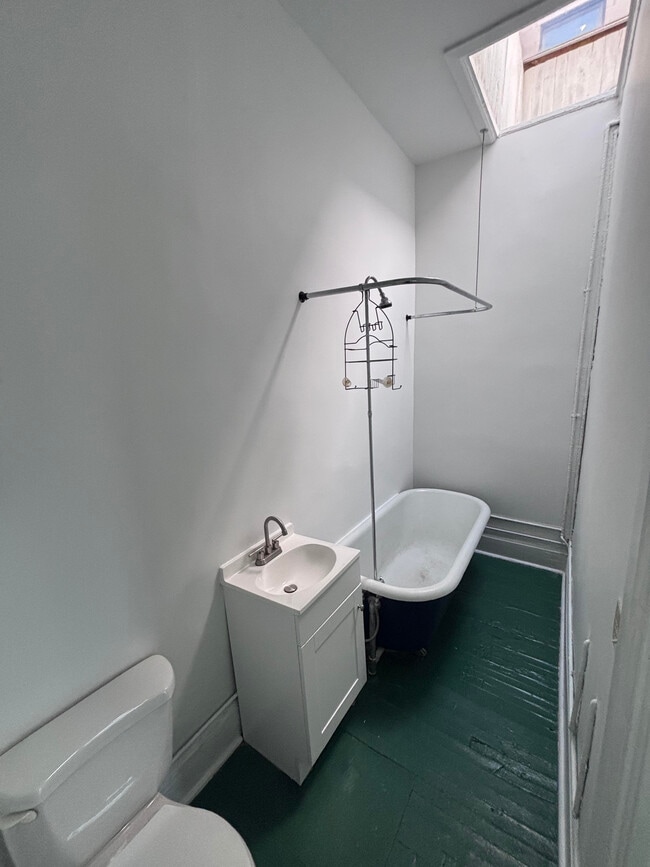 Photo - 1905 W Division St Unit 2 Rear