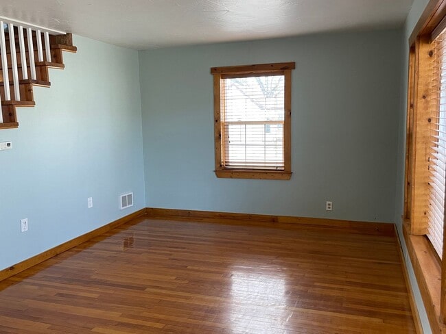 Photo - Cute Home in the Heart of Green Bay! PETS WELCOME