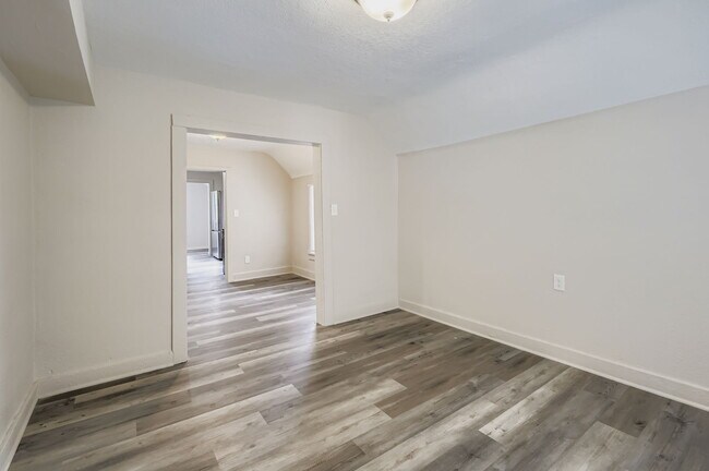 Photo - 1827 Grey Ave Unit 2