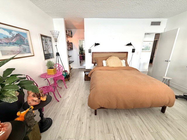 Photo - 800 West Ave