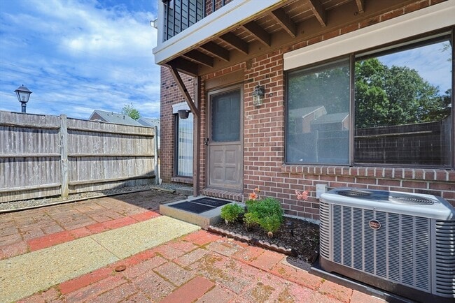 Photo - 167 Greenbrook Dr