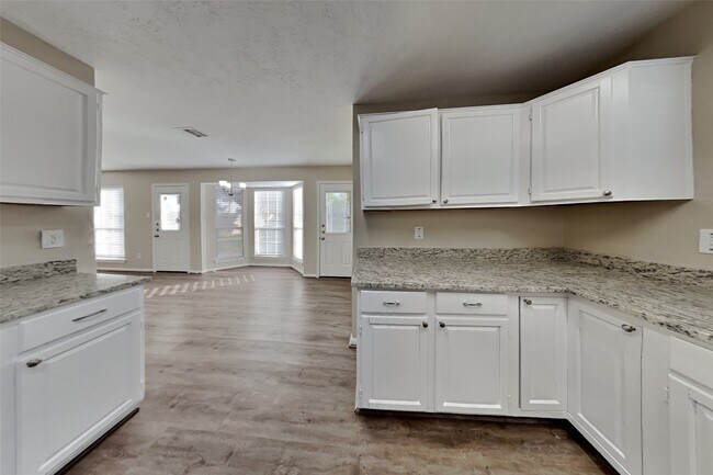 Photo - 16923 Poplar Hill St