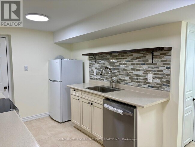 Photo - 24 Yardmaster Dr