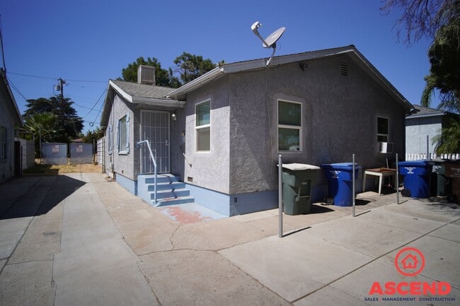 Building Photo - 2119 Watson St Unit B