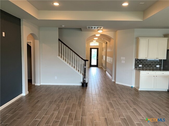 Photo - 338 Oak Creek Way