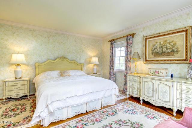 Building Photo - 520 N Del Mar Ave