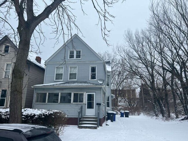 Photo - 1563 E 47th St Unit 1 down