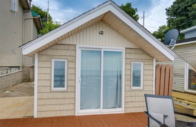 Building Photo - 182 Lake Bluff Rd