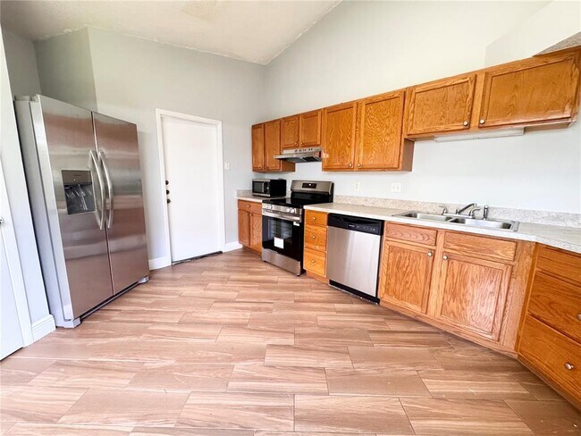 Photo - 8807 Parliament Ct