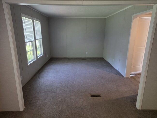 Photo - 2459 8 Mile Rd