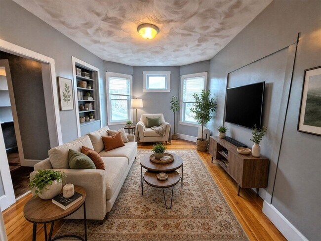 Building Photo - 263 Talbot Ave Unit 3