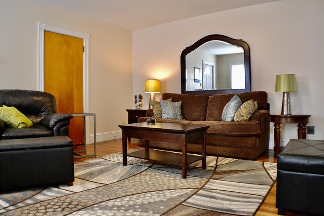 520 W 3rd St Unit 1