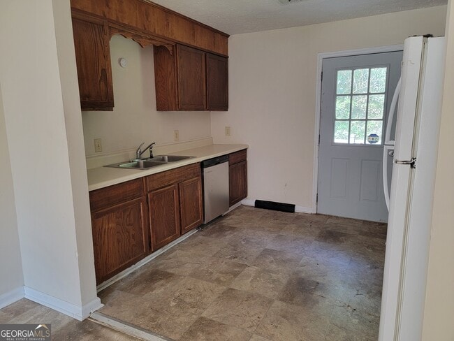 Photo - 250 Lake Dr