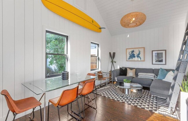 Building Photo - 1658 48th Ave