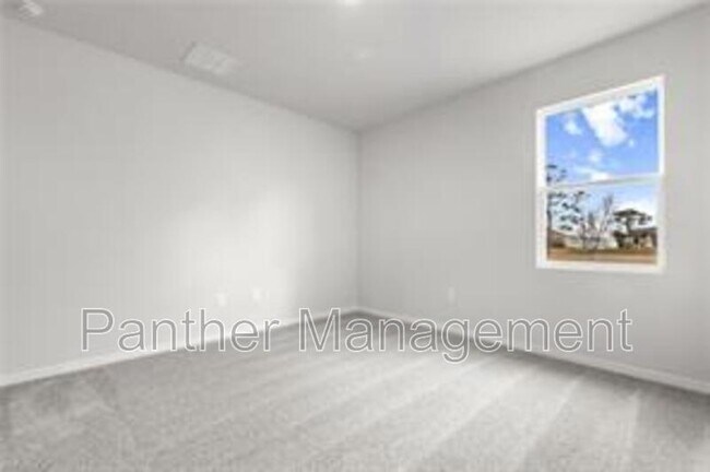 Photo - 305 NW 18th Pl House