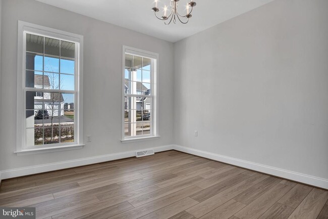 Photo - 1325 Ashton Rd