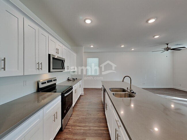 Photo - 3360 Blodwen St