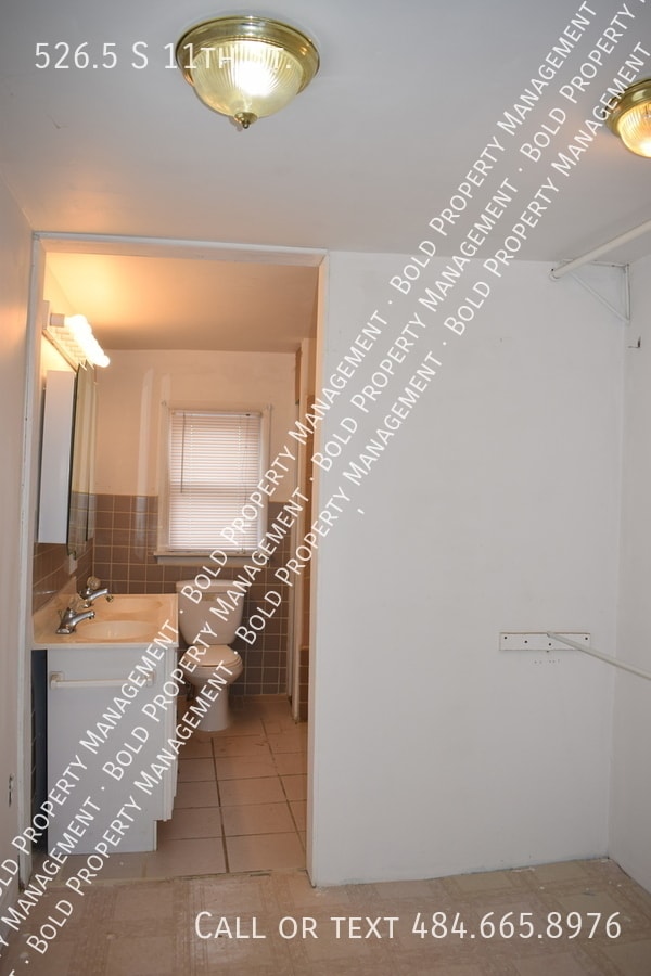 Photo - 526.5 S 11th St